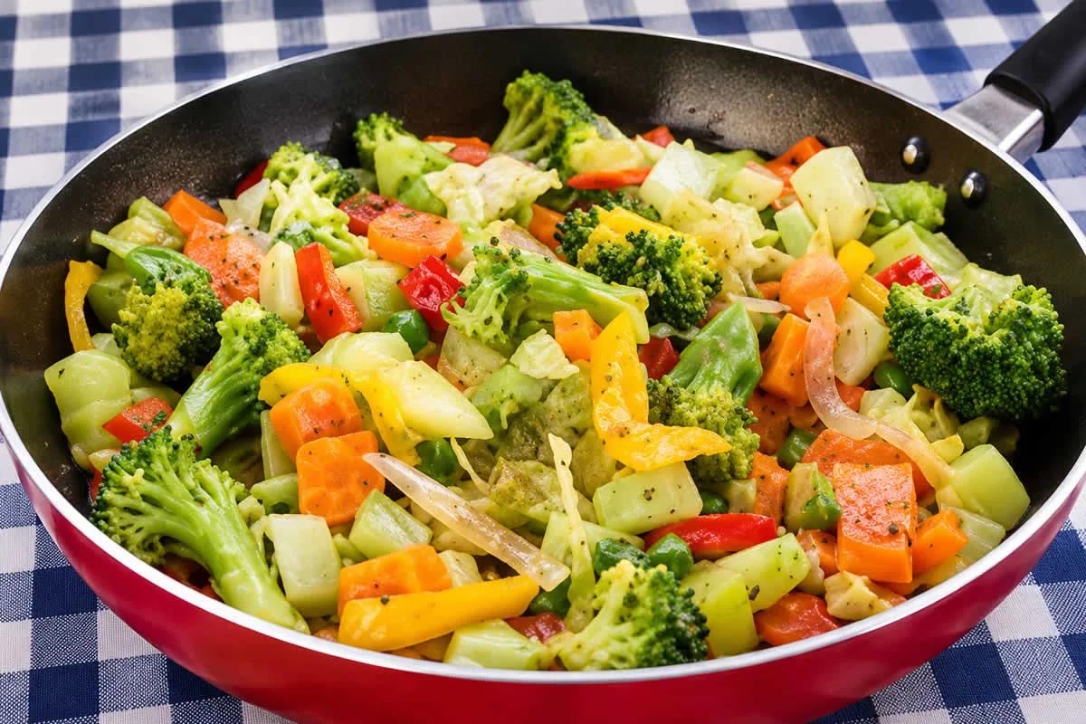 Foto ilustrativa de Legumes Salteados na Frigideira para o Jantar